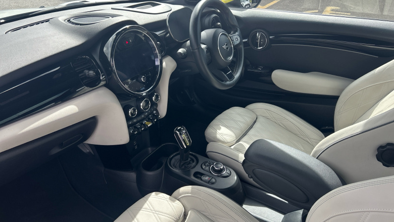 MINI Hatchback 135kW Cooper S Level 3 33kWh 3dr Auto Electric Hatchback